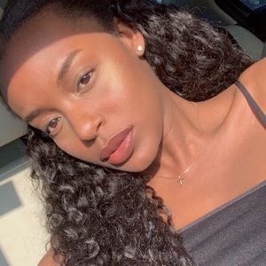 Meet your Posher, Destiny